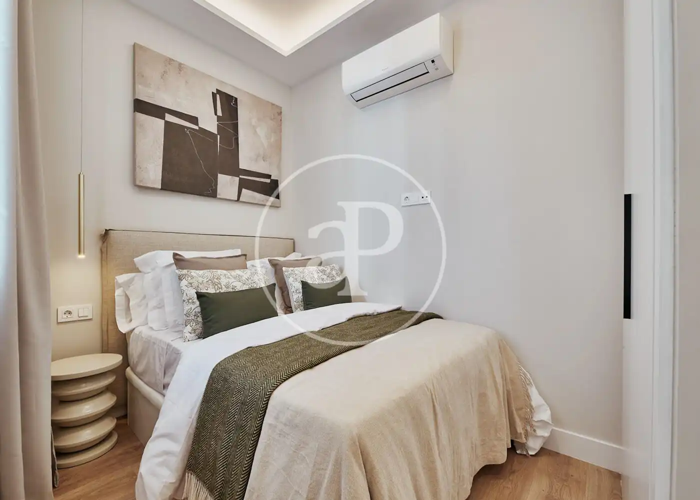 Bedroom of Flat for sale in Madrid  with Air Conditioner, Heating and Terrace