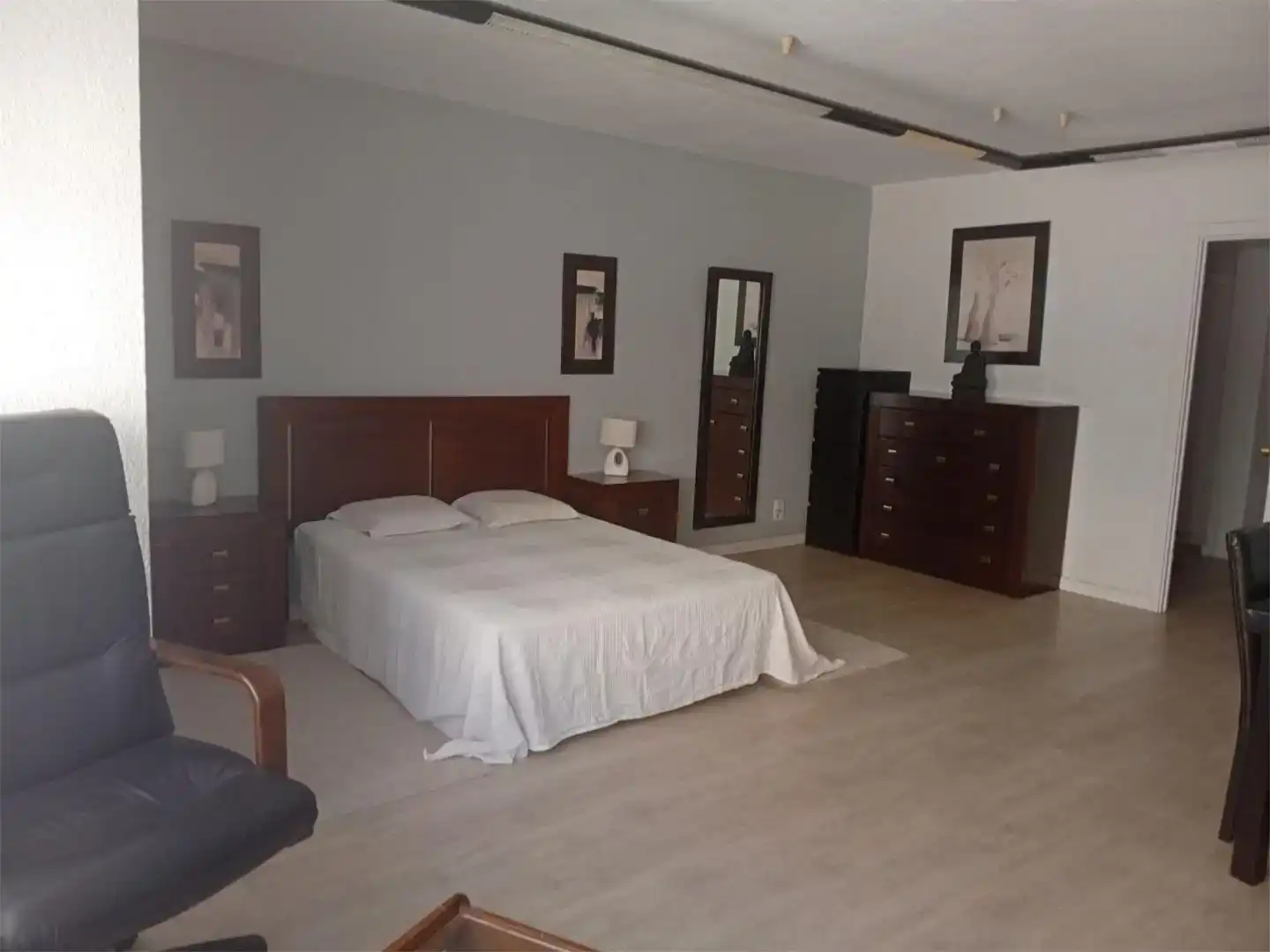Schlafzimmer von Loft zur Miete in Valencia mit Klimaanlage, Parkett und Möbliert