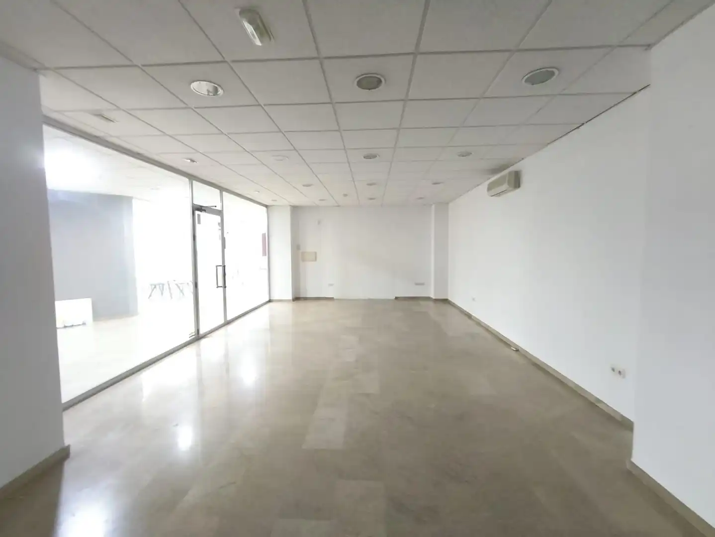 Local en venta en Baza