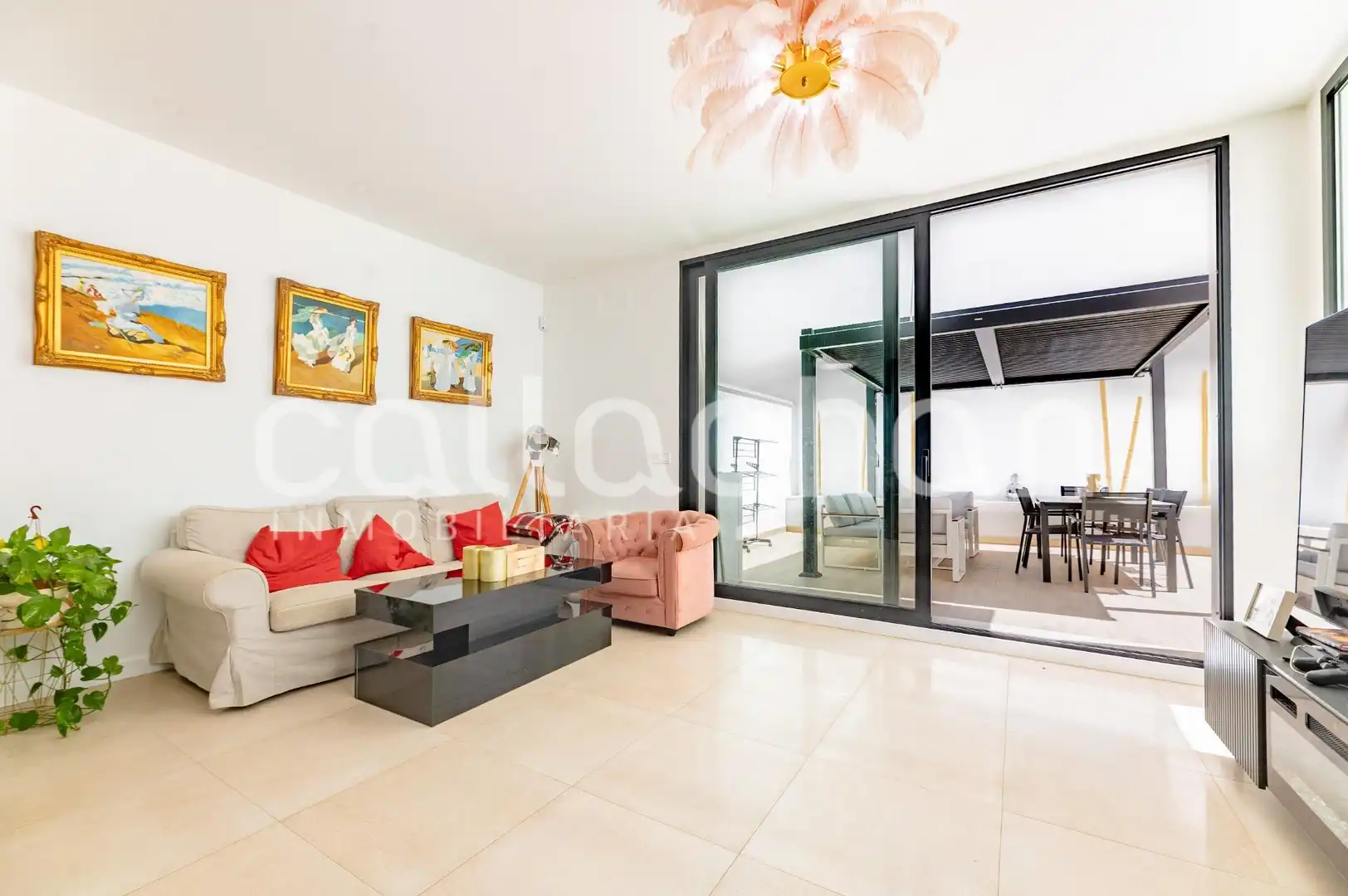 Sala d'estar de Planta baixa en venda en Valencia amb Aire condicionat, Calefacció i Jardí privat