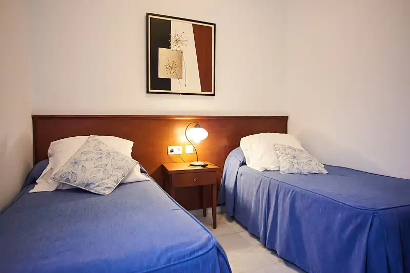 Schlafzimmer von Wohnung zur Miete in Sevilla mit Klimaanlage, Heizung und Möbliert