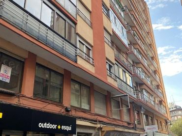 Ufficio con ascensore in vendita a Calle Guardia Civil 5 1º A 24001 Leon