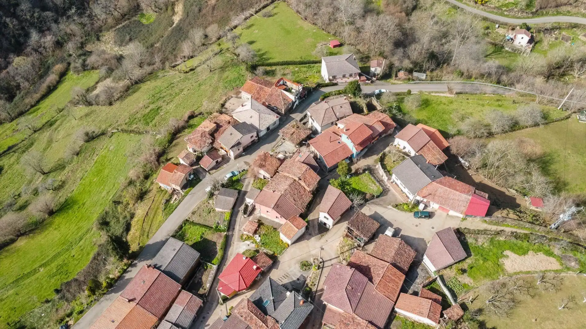Vista exterior de Casa o xalet en venda en Riosa amb Jardí privat