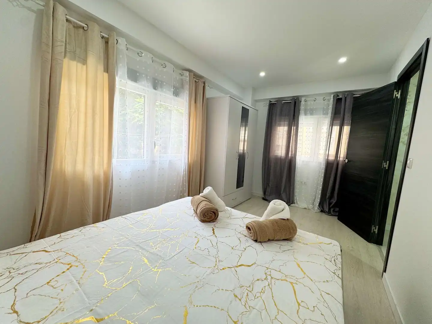 Habitación de Piso en venta en Alicante / Alacant con Aire acondicionado, Terraza y Trastero
