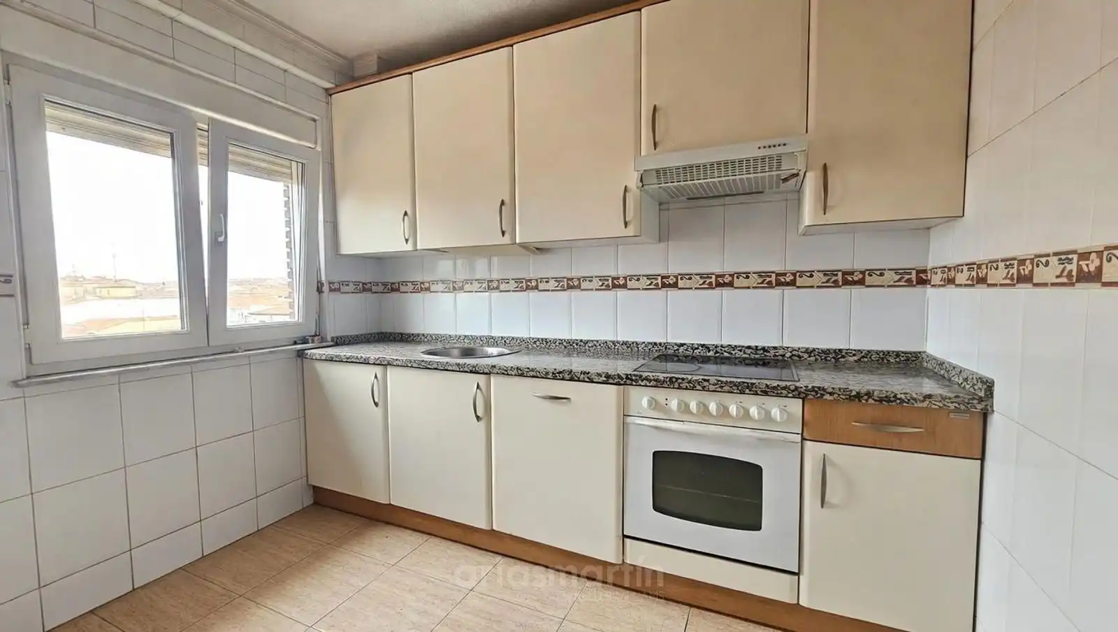 Cocina de Piso de alquiler en Salamanca con Calefacción, Terraza y Amueblado