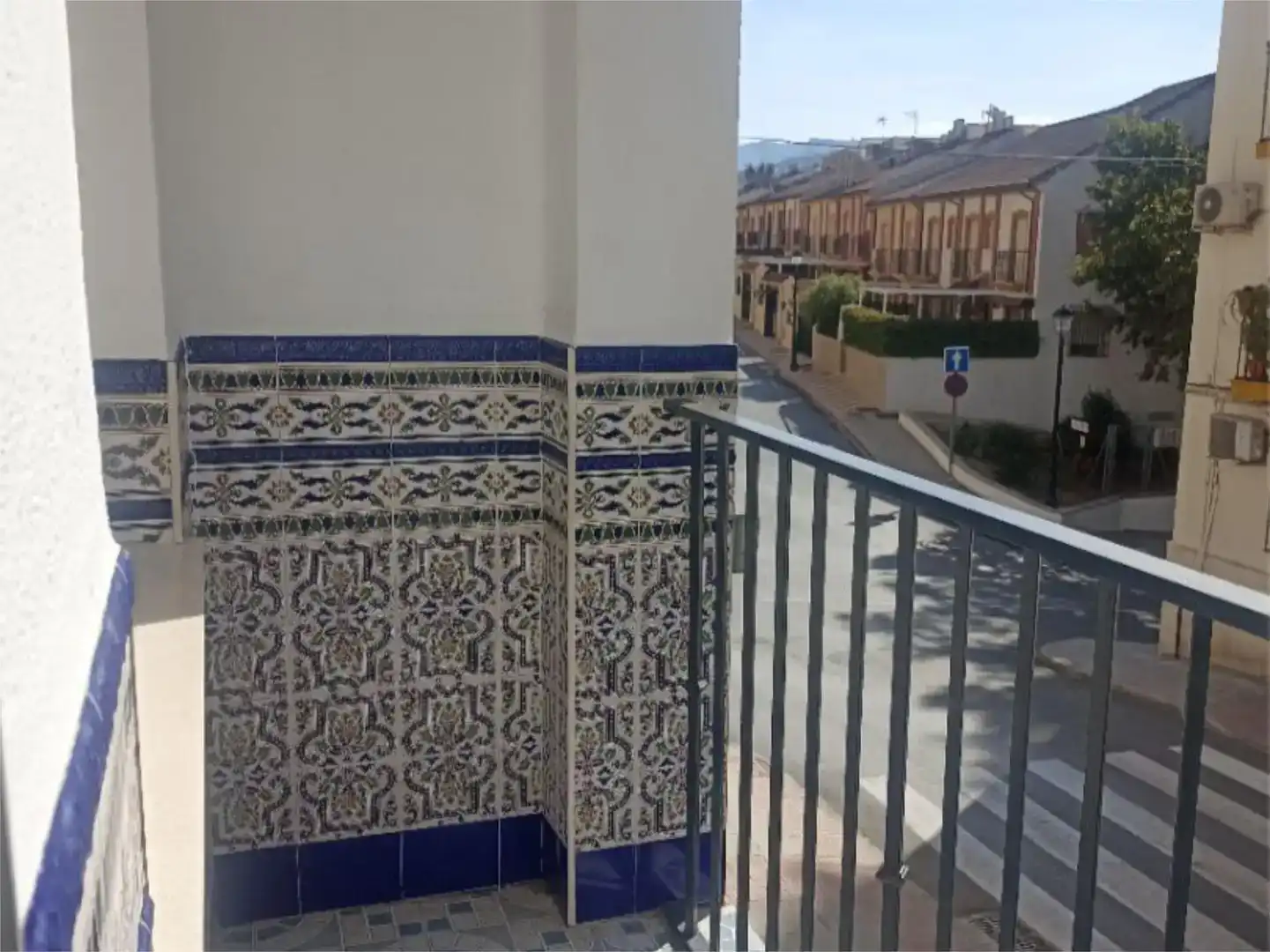 Terrasse von Wohnung zur Miete in Cabra mit Klimaanlage und Balkon