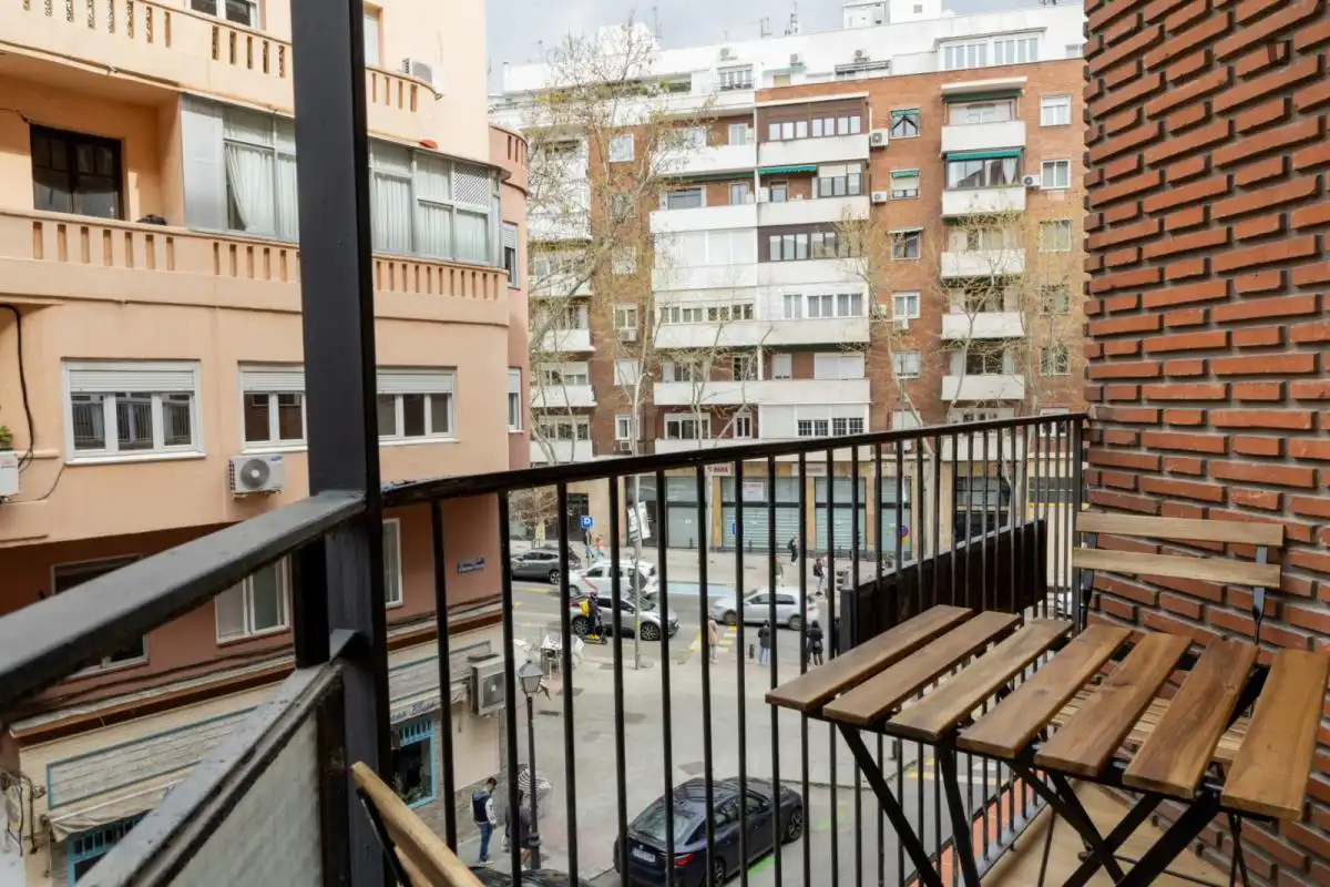 Terraza de Apartamento para compartir en Madrid con Calefacción, Amueblado y Horno