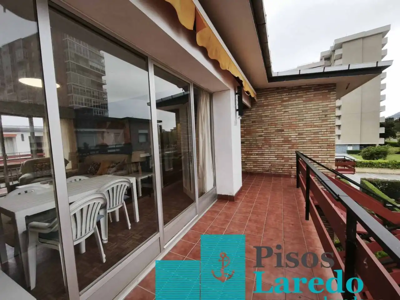 Terraza de Piso en venta en Laredo con Calefacción, Parquet y Terraza