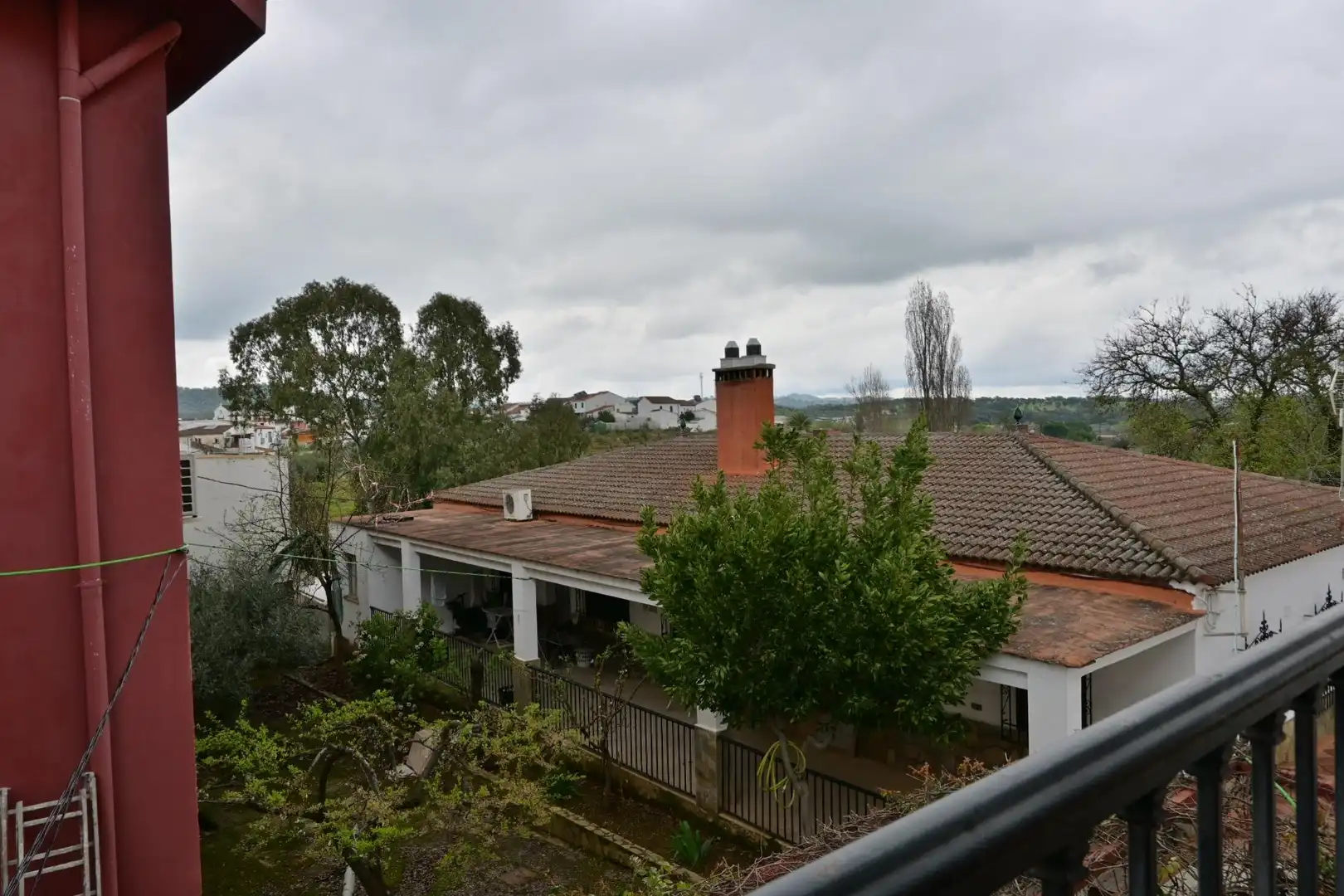 Vista exterior de Finca rústica en venda en Las Navas de la Concepción amb Jardí privat, Terrassa i Moblat