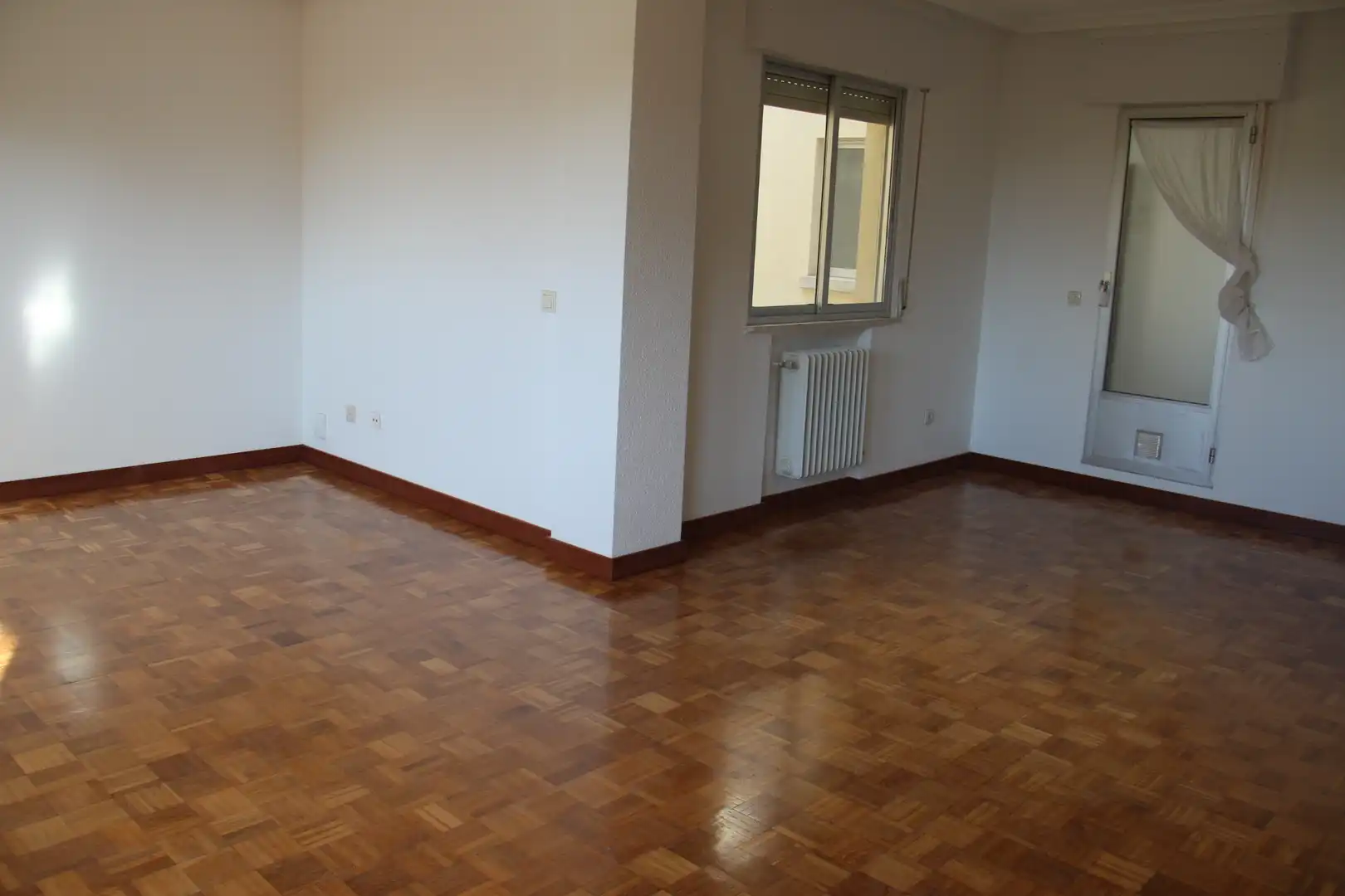 Living room of Flat for sale in Santa Marta de Tormes  with Air Conditioner, Heating and Parquet flooring
