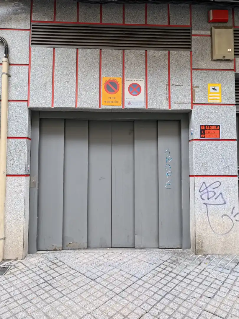 Parkplatz von Garage zum Verkauf in Córdoba mit Alarm