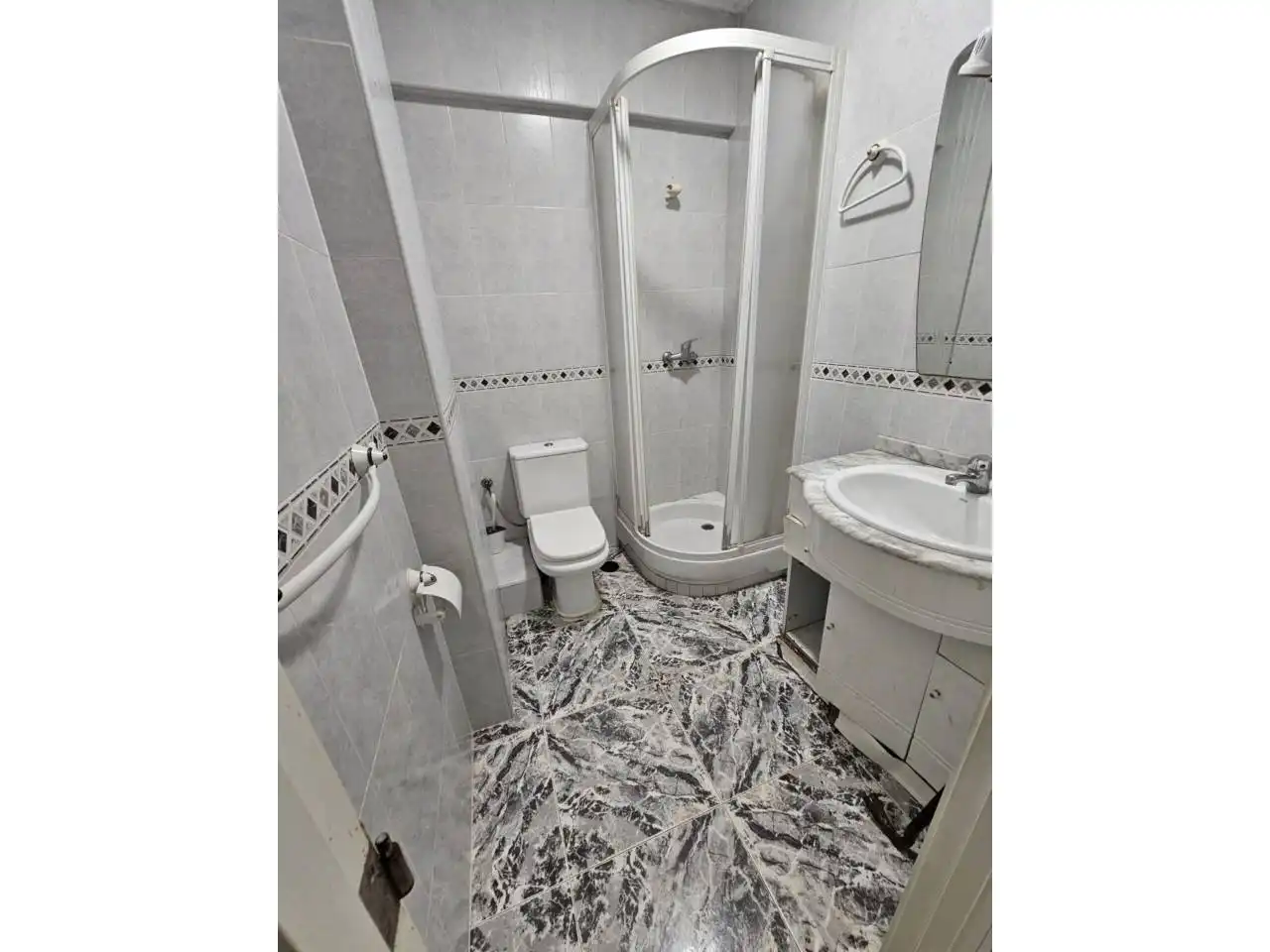 Baño de Piso en venta en Alicante / Alacant con Terraza y Balcón