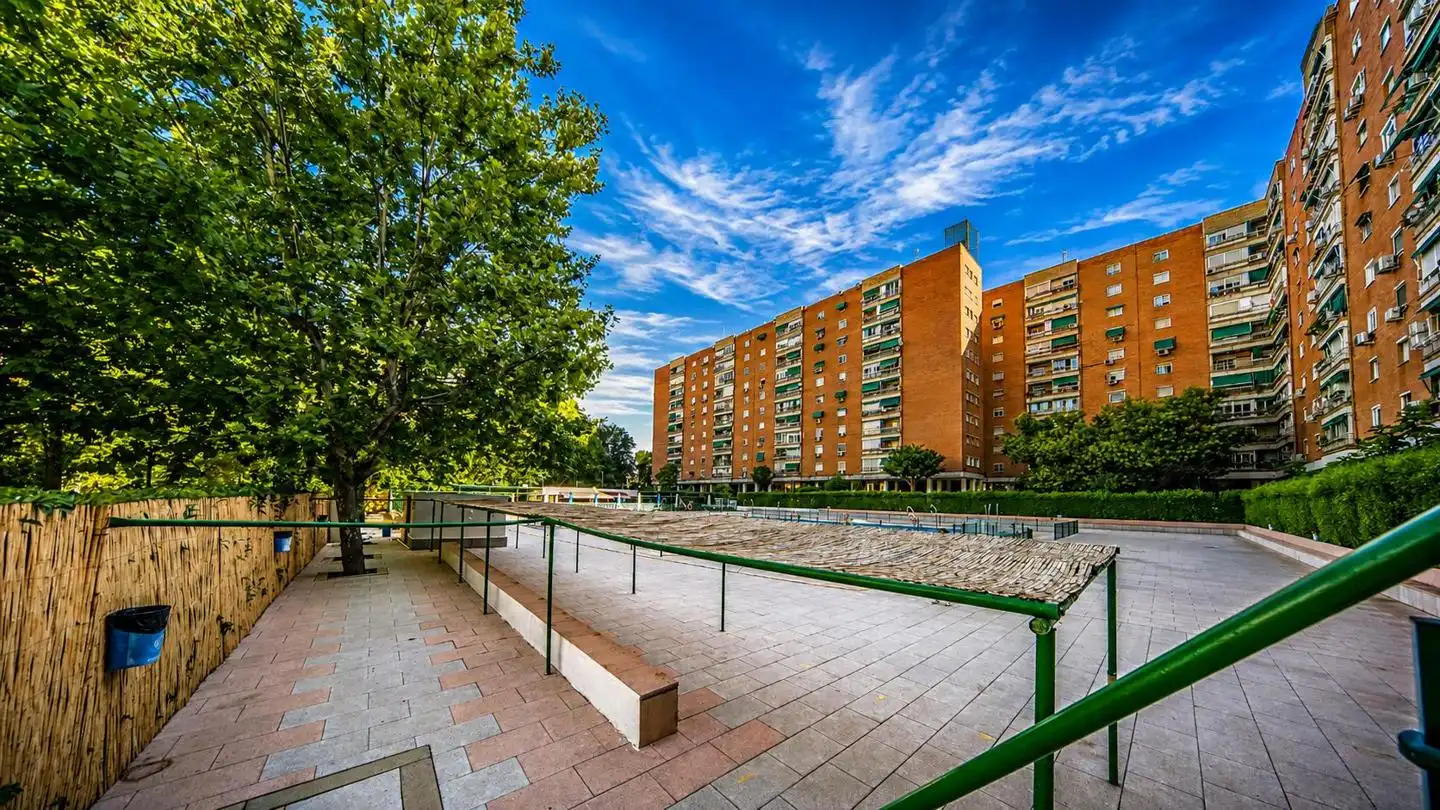 Exterior view of Flat for sale in Alcorcón  with Air Conditioner, Heating and Swimming Pool