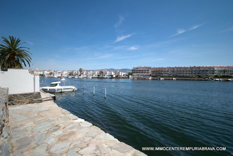 Casa o xalet en venda en Empuriabrava amb Aire condicionat, Calefacció i Jardí privat