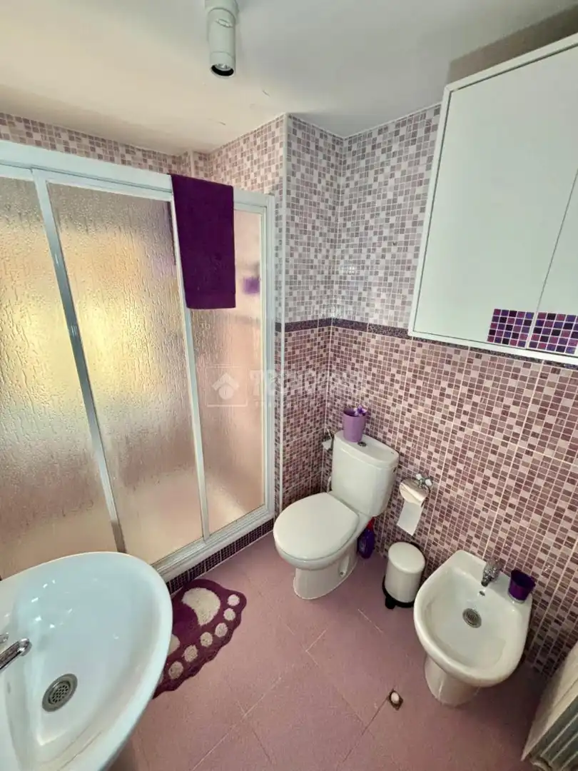 Badezimmer von Wohnung zum Verkauf in Madrid mit Klimaanlage, Heizung und Terrasse
