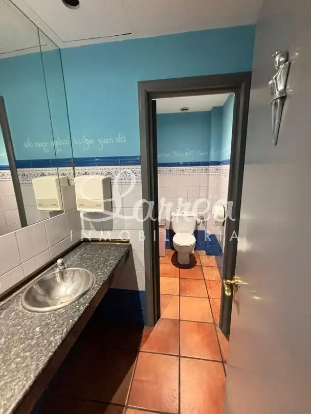 Baño de Local en venta en Amorebieta-Etxano con Amueblado