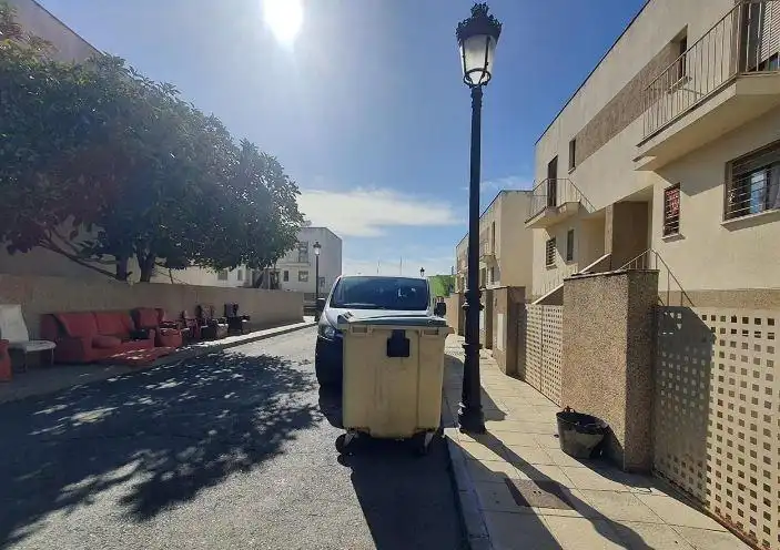 Adossat en venda a Avenida Huelva 7