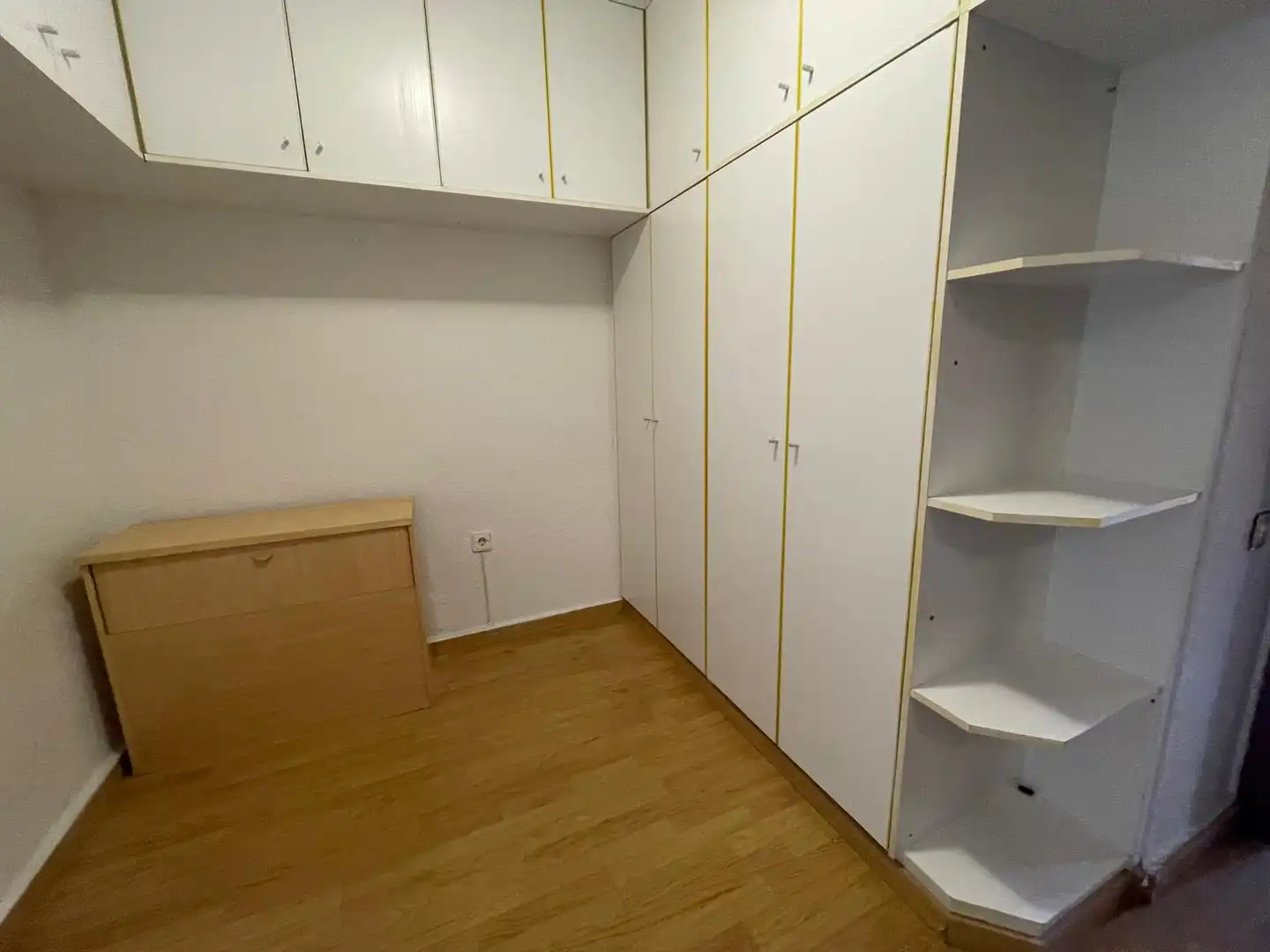 Habitación de Piso en venta en El Prat de Llobregat con Aire acondicionado, Calefacción y Parquet