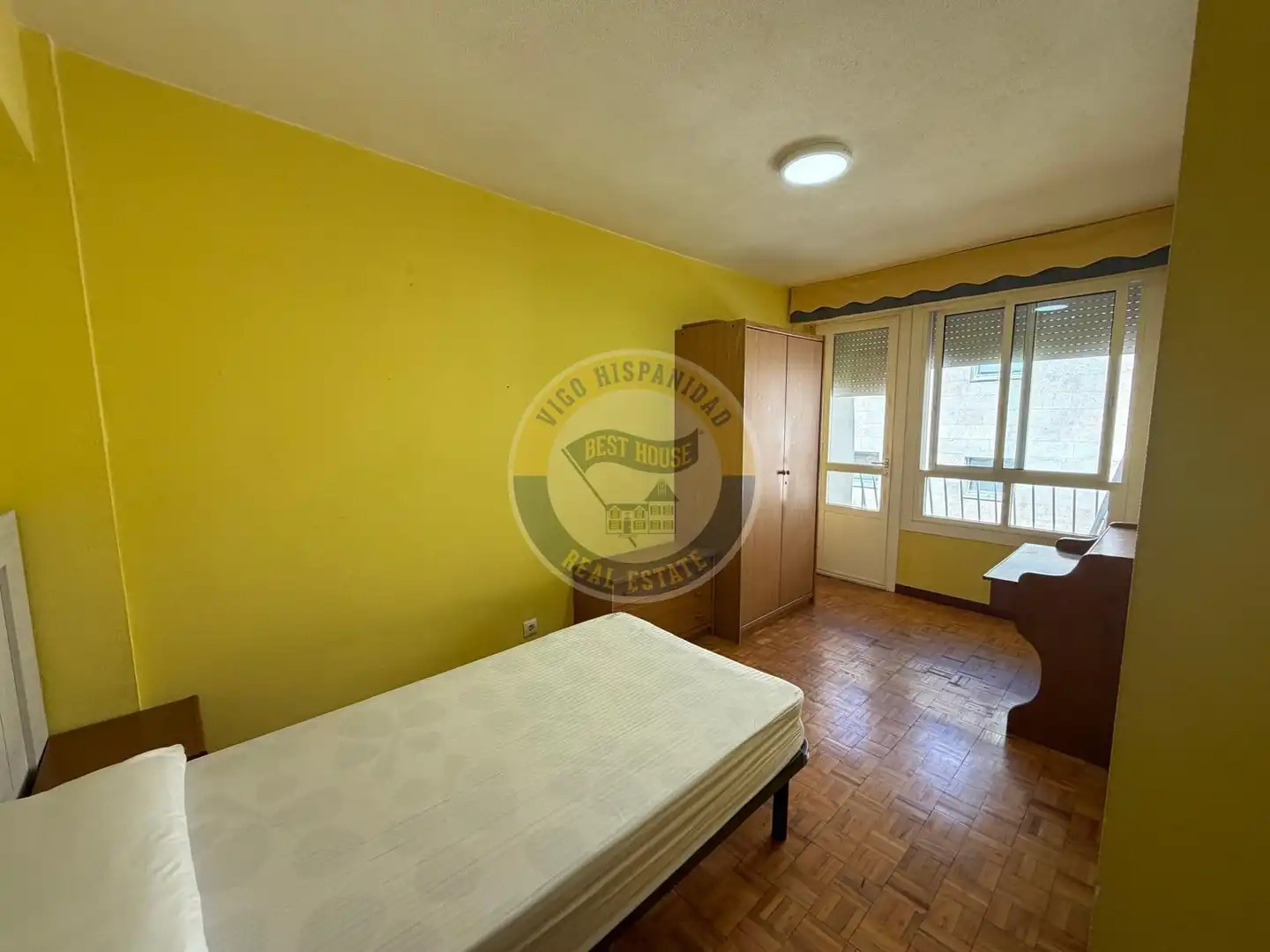Habitación de Piso de alquiler en Vigo  con Calefacción, Parquet y Amueblado