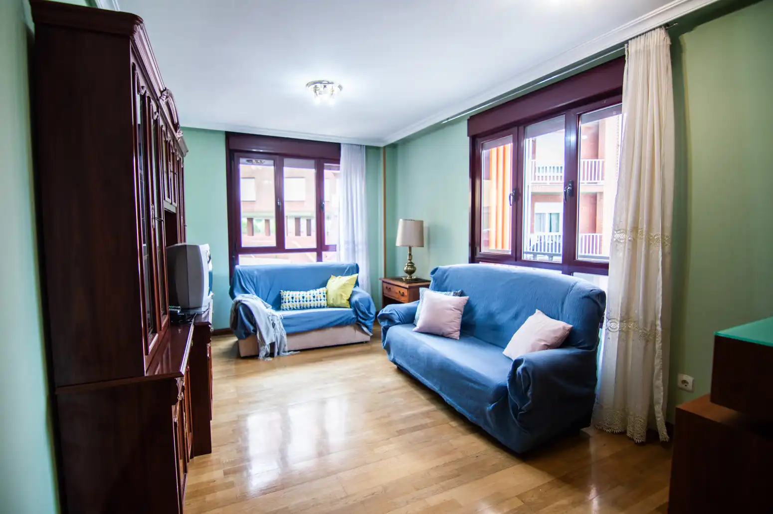 Living room of Flat for sale in Oviedo   with Heating, Parquet flooring and Terrace