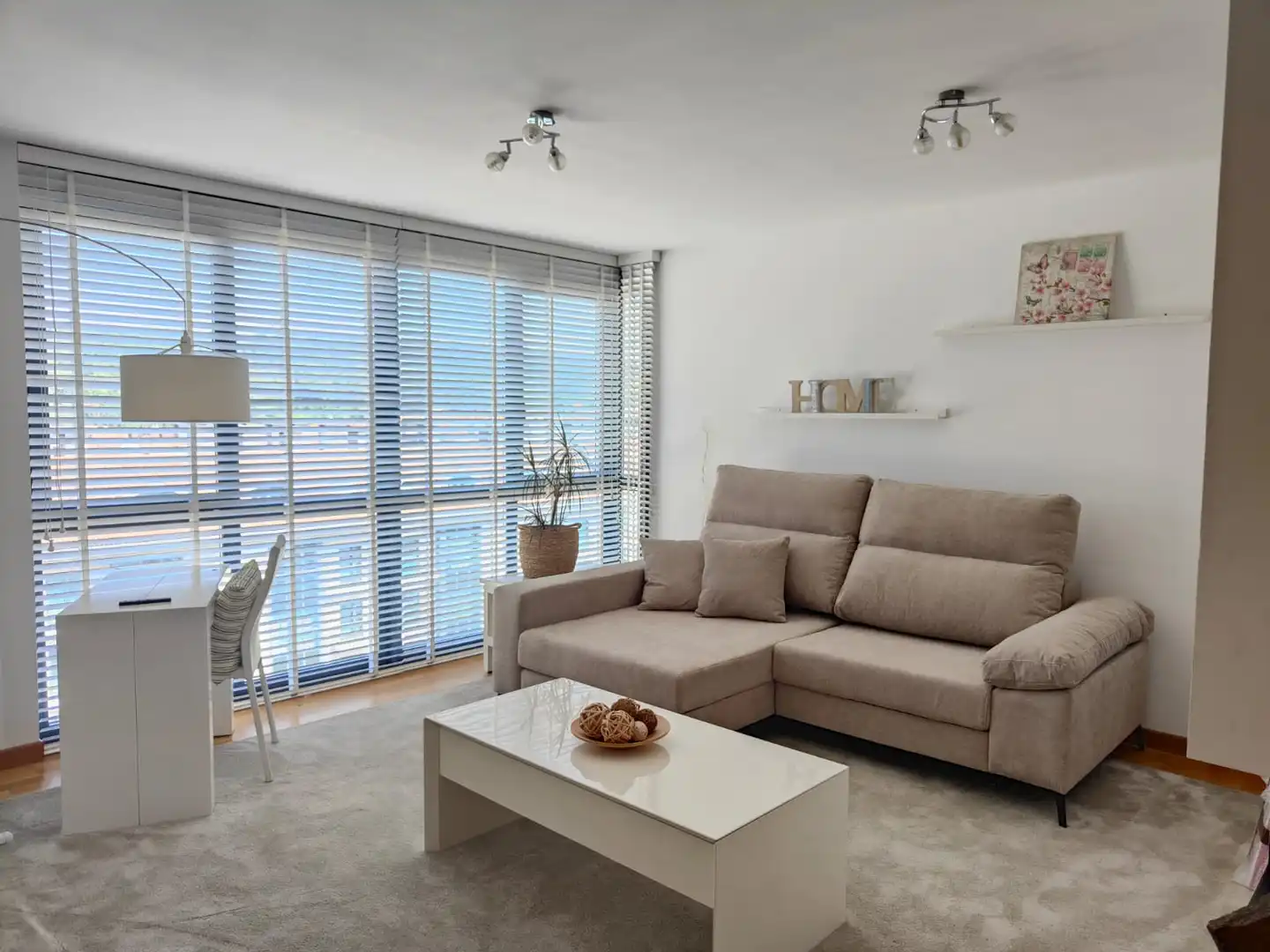 Living room of Flat for rent in Ames  with Heating, Parquet flooring and Storage room