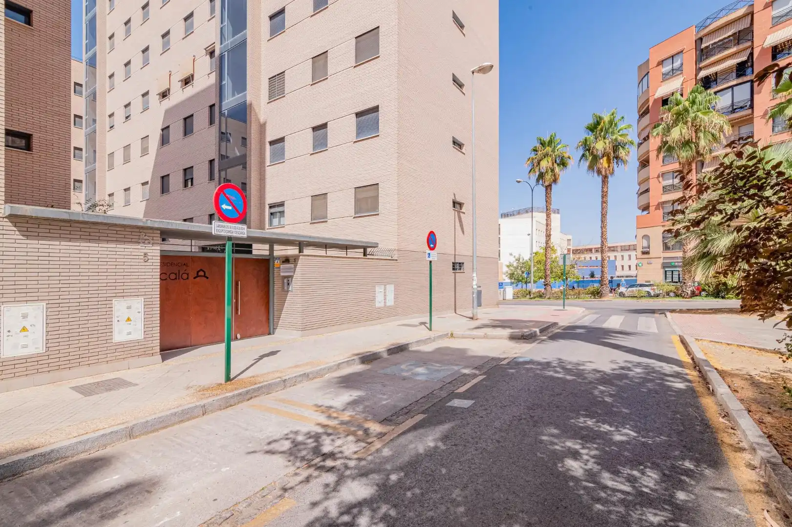 Vista exterior de Pis en venda en Granada amb Aire condicionat, Calefacció i Terrassa
