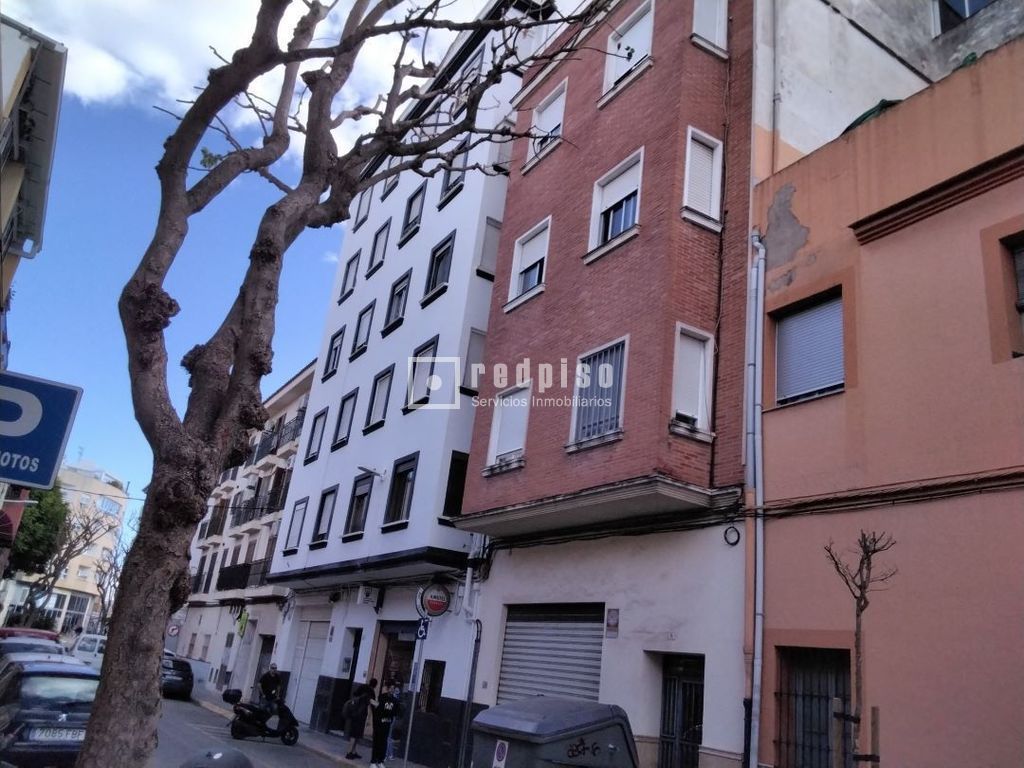 Vista exterior de Pis en venda en Gandia amb Traster i Moblat