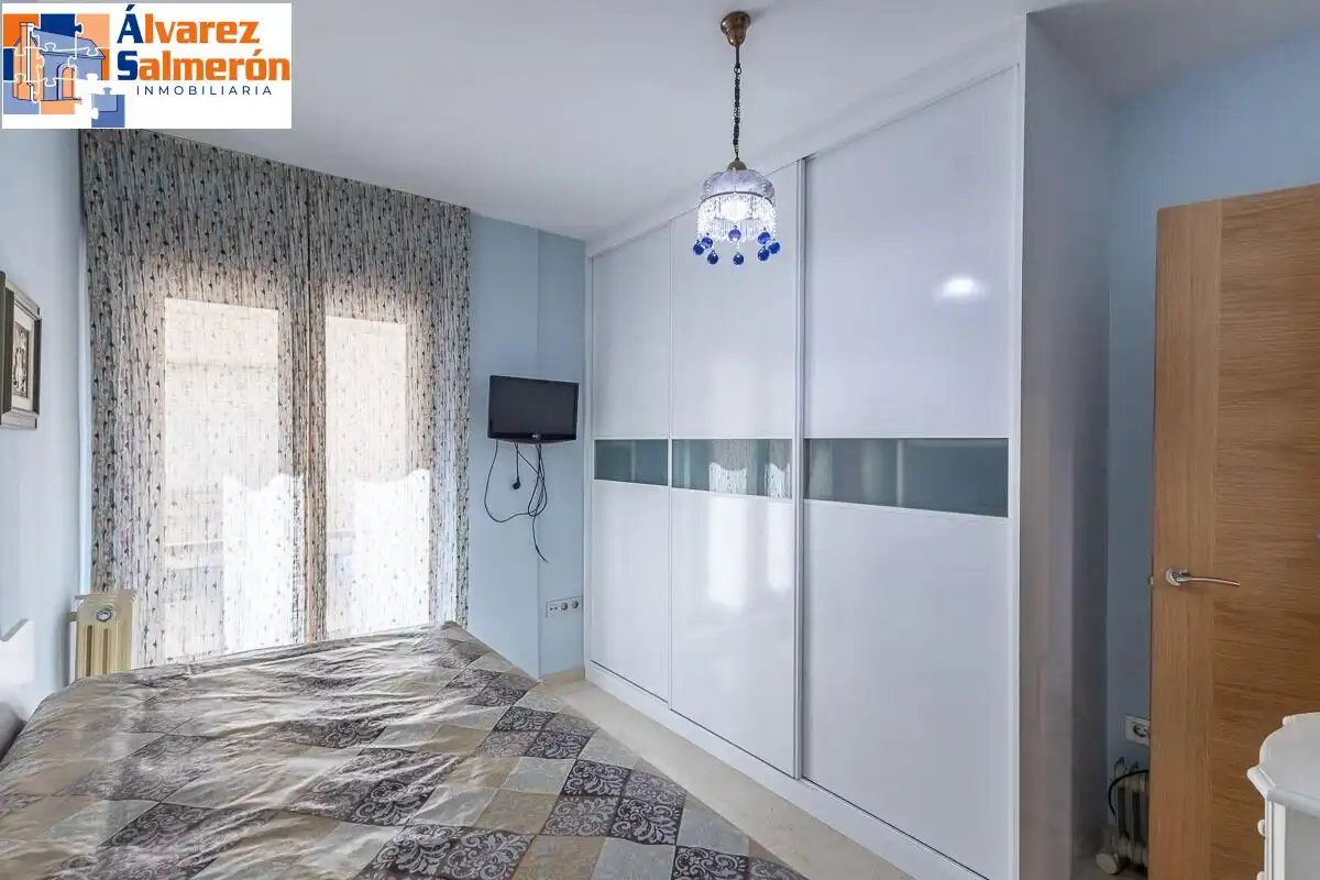 Bedroom of Flat for sale in Granada  with Terrace and Balcony