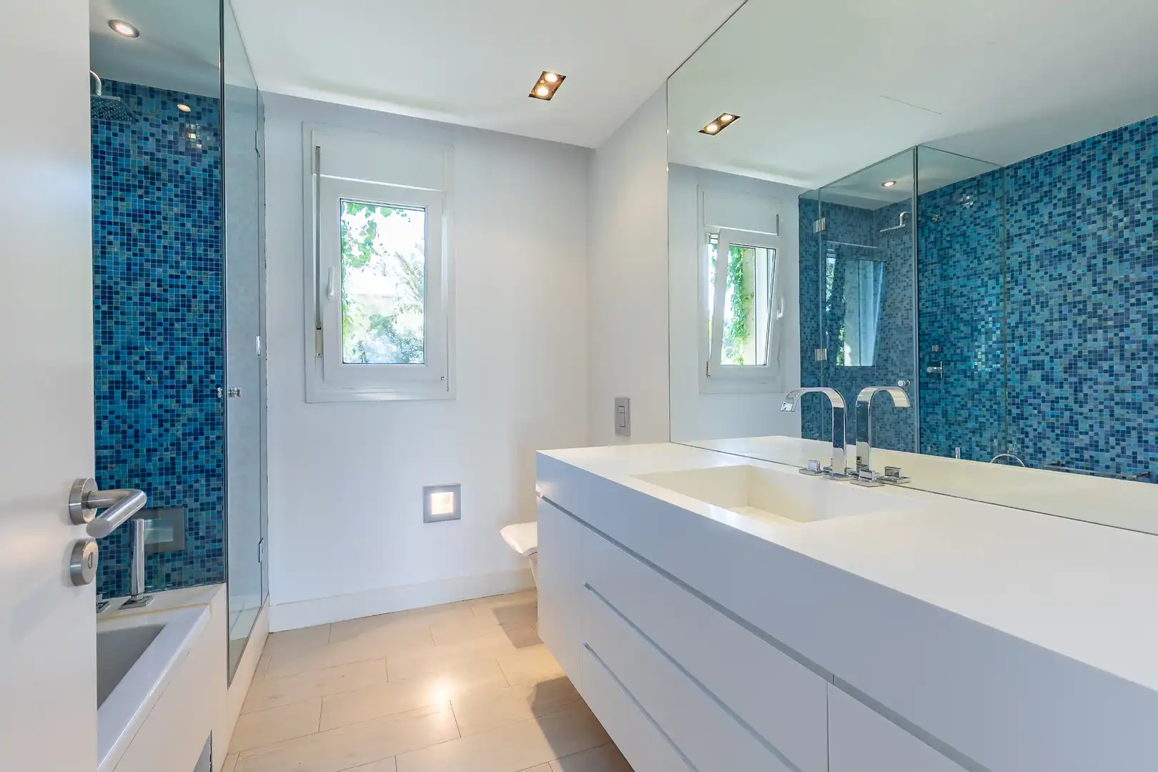 Bathroom of Houses for rent in Madrid  with Air Conditioner, Heating and Private garden