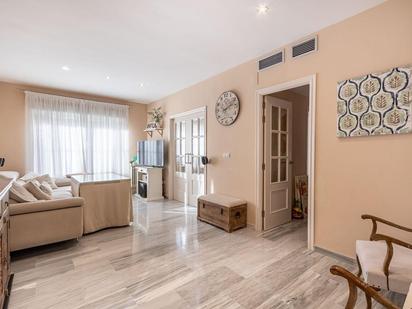 Living room of Flat for sale in  Granada Capital  with Air Conditioner