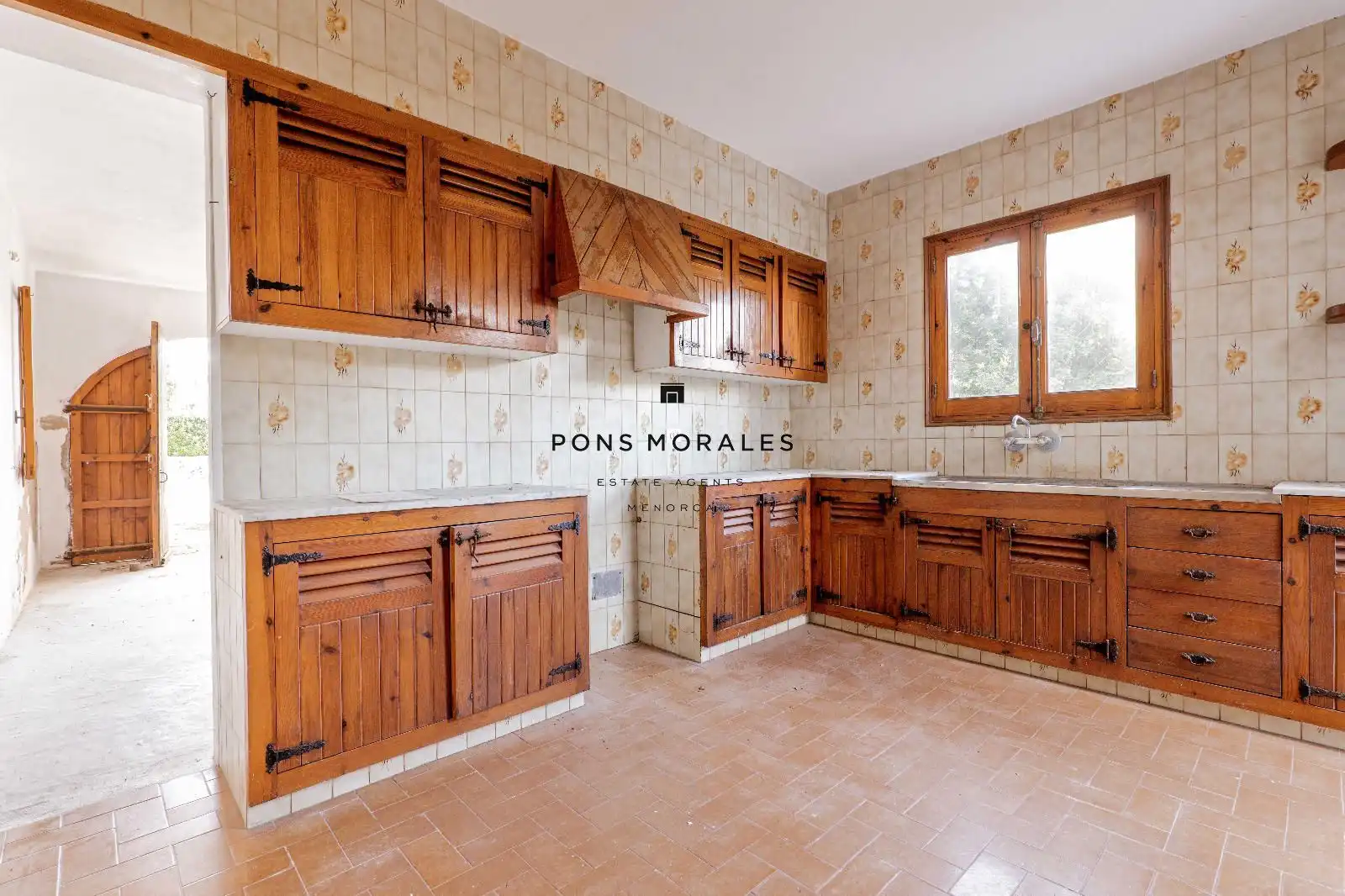 Cuina de Casa o xalet en venda en Ciutadella de Menorca amb Aire condicionat, Terrassa i Piscina
