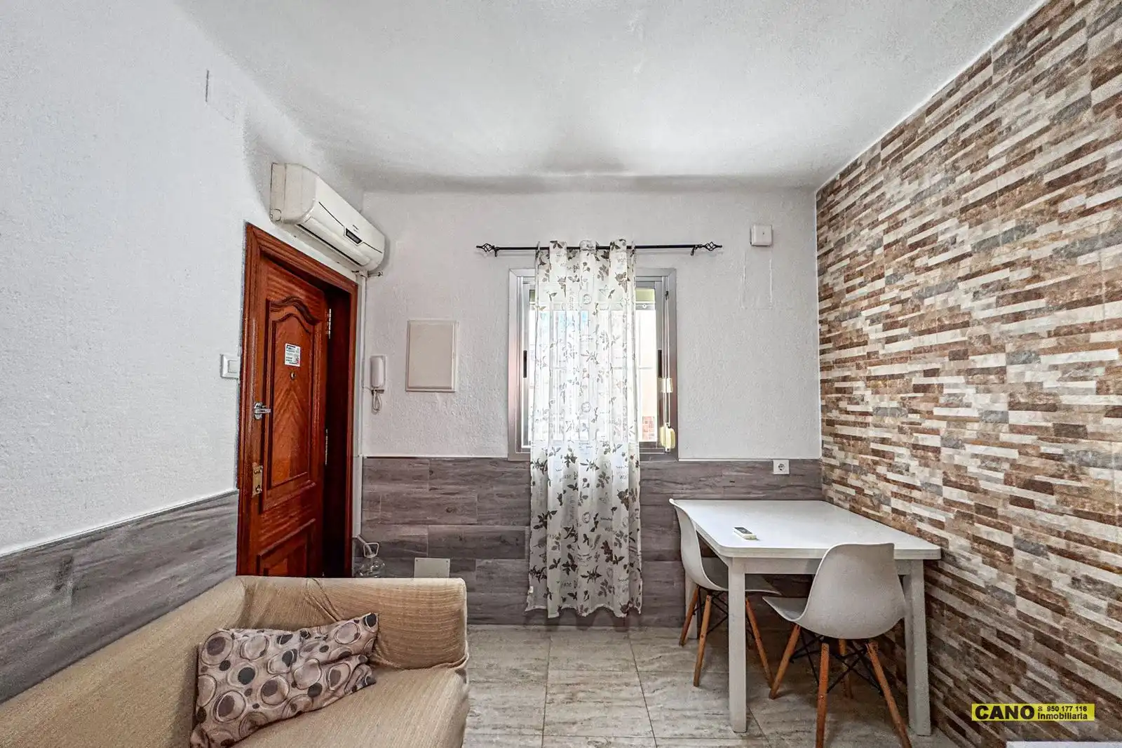 Living room of Flat for sale in Almería  with Air Conditioner and Heating