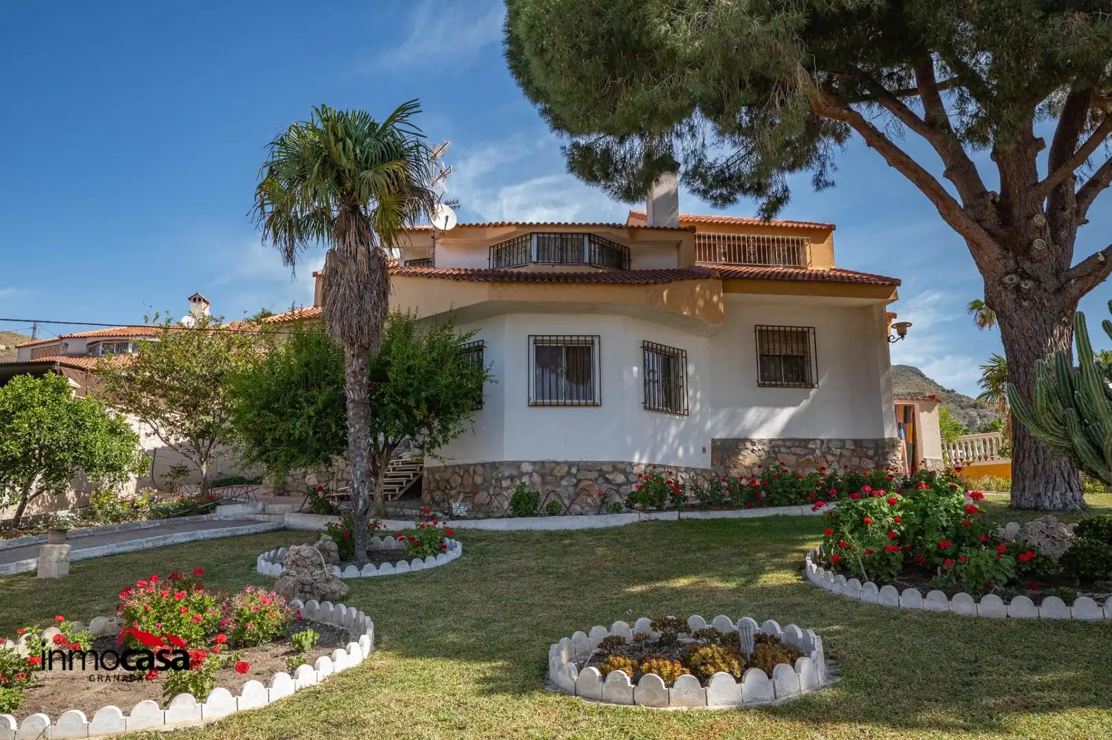 Vista exterior de Casa o chalet en venta en Motril con Aire acondicionado, Terraza y Piscina