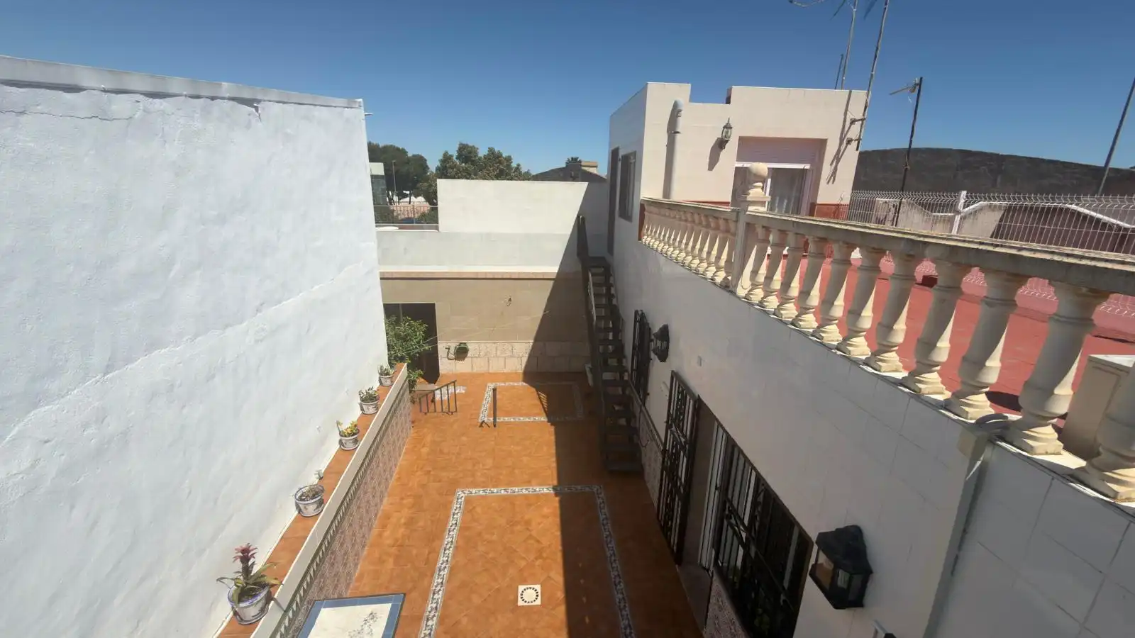 Vista exterior de Casa adosada en venda en La Unión amb Aire condicionat, Jardí privat i Terrassa