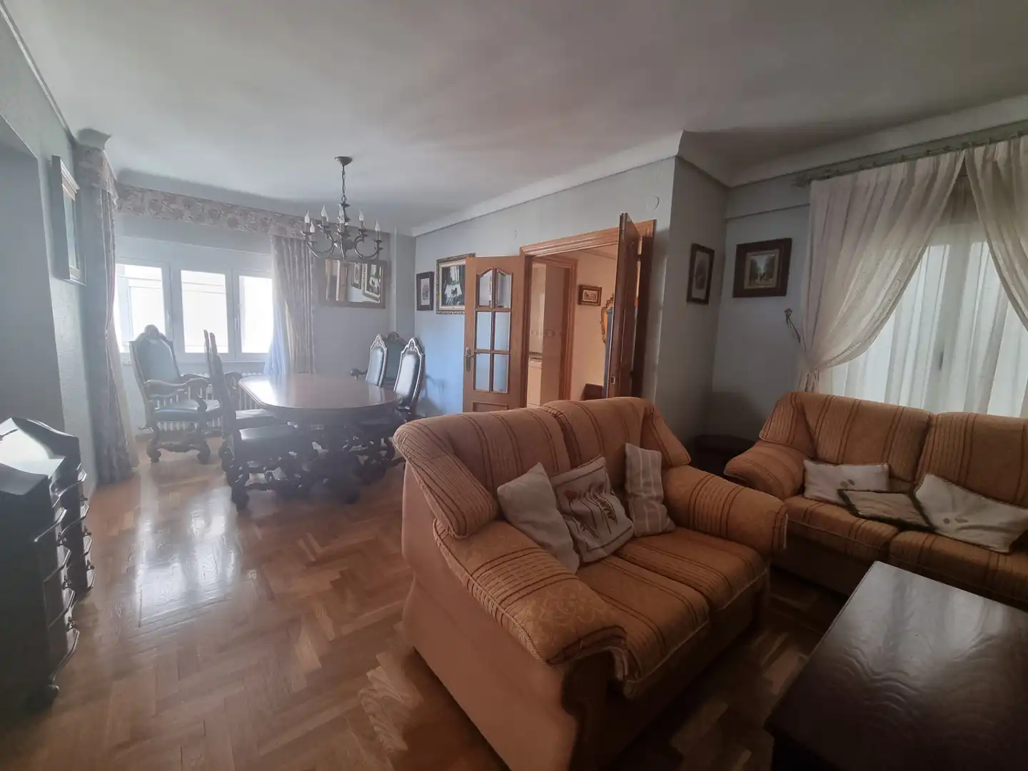 Piso con ascensor en venta en Plaza Odón Alonso 3, imagen 4