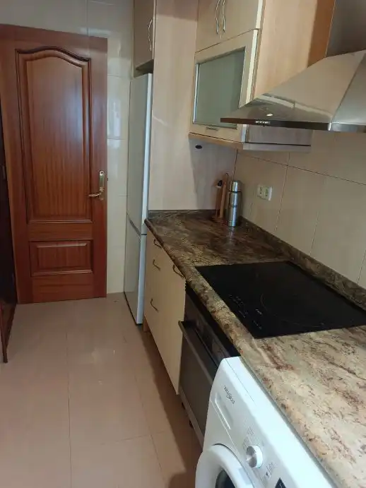 Cocina de Piso de alquiler en  Pamplona / Iruña con Calefacción, Parquet y Amueblado