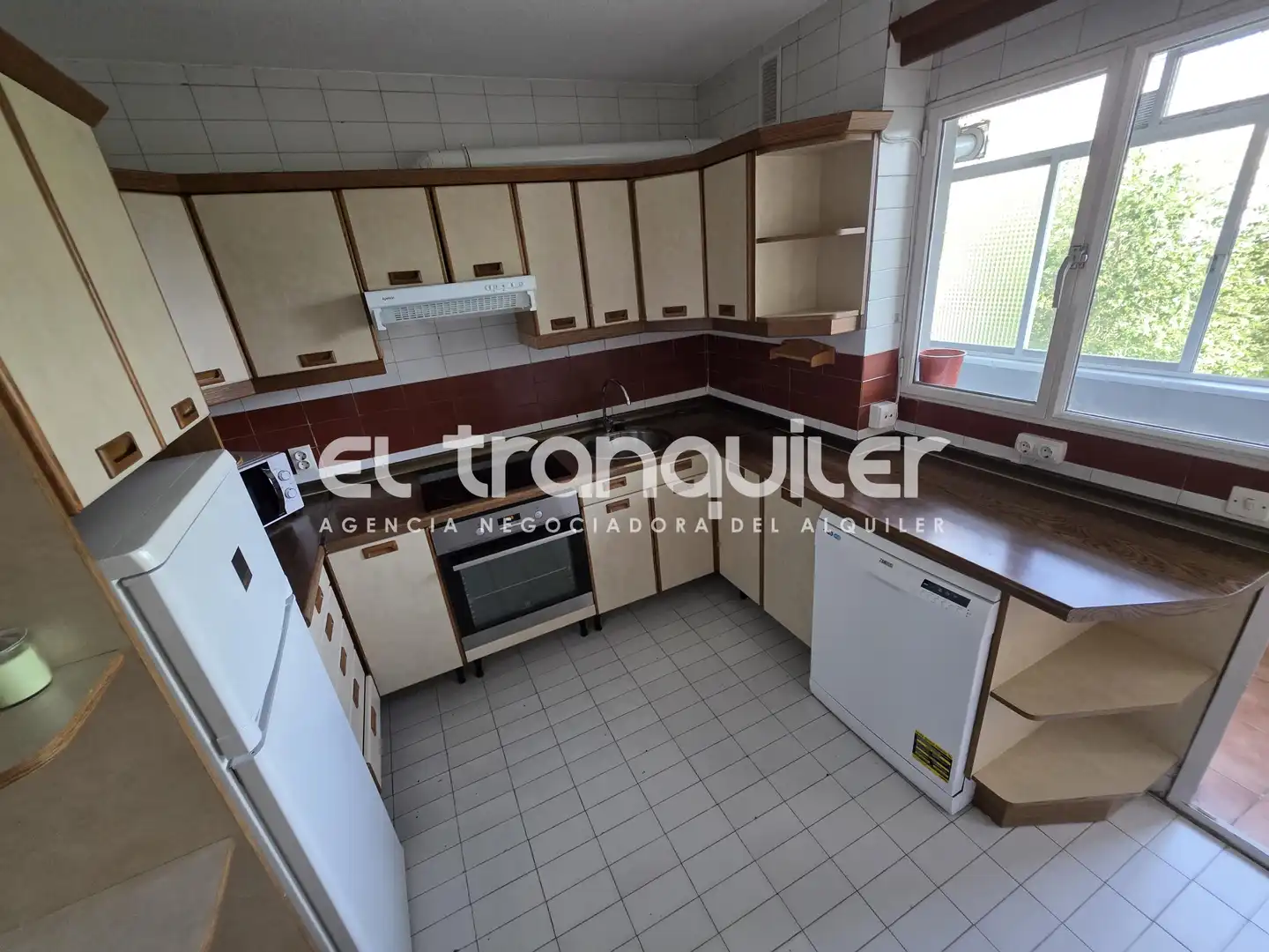 Kitchen of Flat for rent in Madrid  with Parquet flooring, Terrace and Furnished