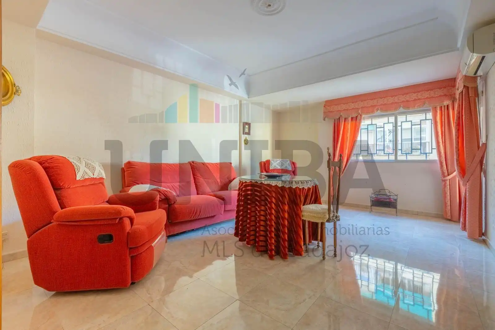 Wohnzimmer von Wohnung zum Verkauf in Badajoz mit Klimaanlage, Privatgarten und Terrasse