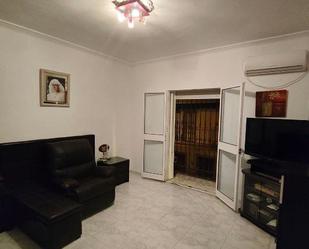 Living room of House or chalet for sale in  Sevilla Capital  with Air Conditioner, Terrace and Balcony