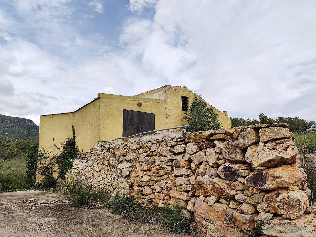Vista exterior de Finca rústica en venda en La Sénia amb Terrassa