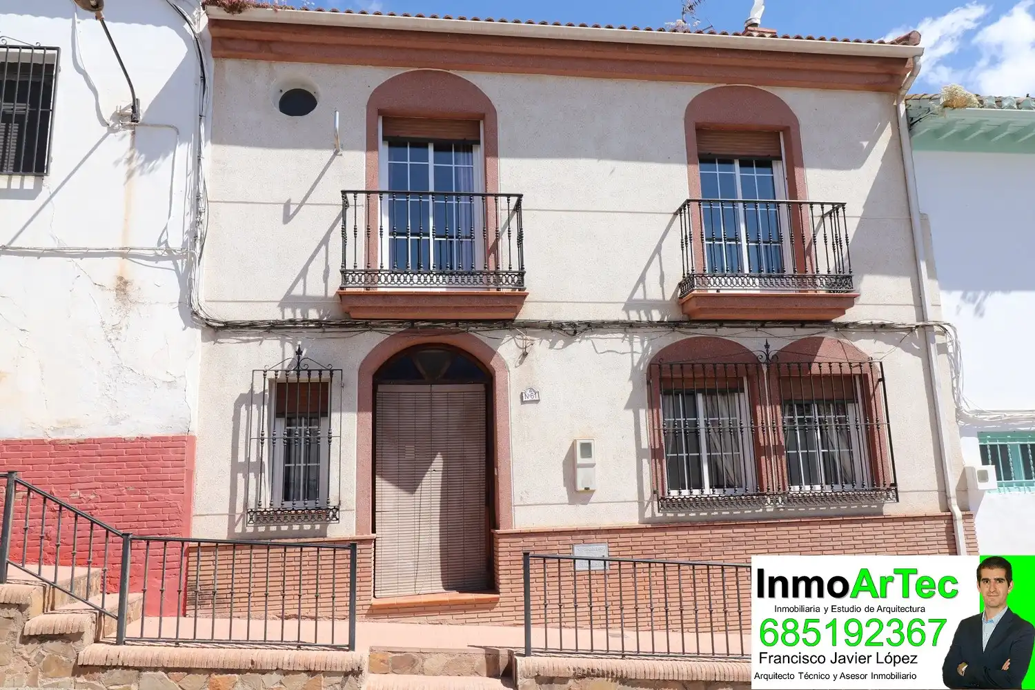House with terrace for sale in Calle Nueva de Alomartes 61