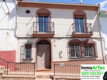 Casa con balcone in vendita a Calle Nueva de Alomartes 61