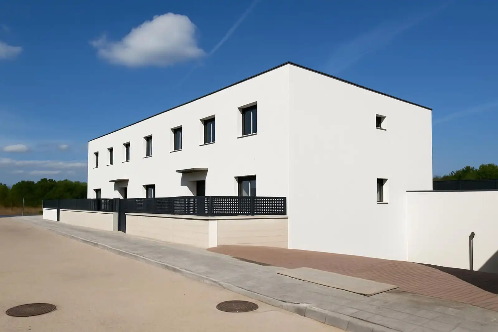 Maison mitoyenne avec jardin à vendre à Daro
