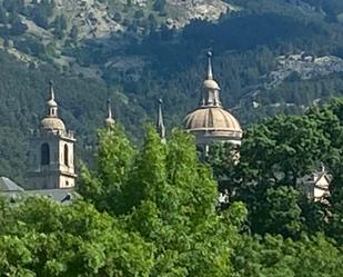 Vista exterior de Pis de lloguer en Santa María de la Alameda amb Calefacció, Moblat i Rentadora