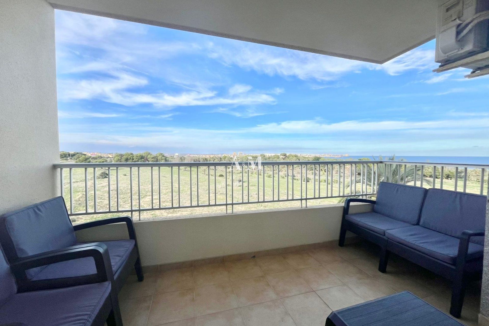 Terrassa de Pis de lloguer en Torrevieja amb Aire condicionat, Calefacció i Terrassa