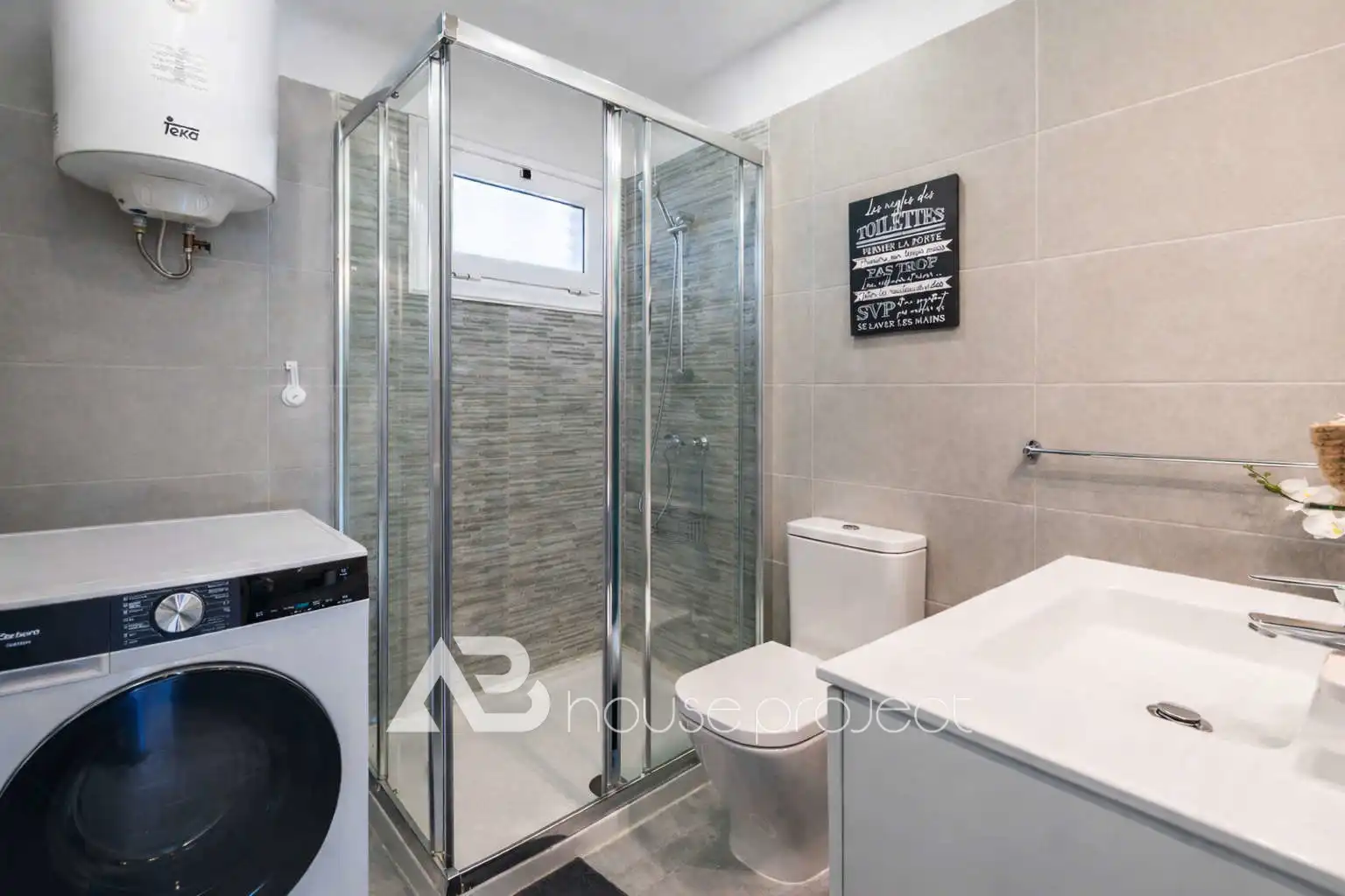 Baño de Estudio en venta en Adeje con Terraza, Amueblado y Piscina comunitaria