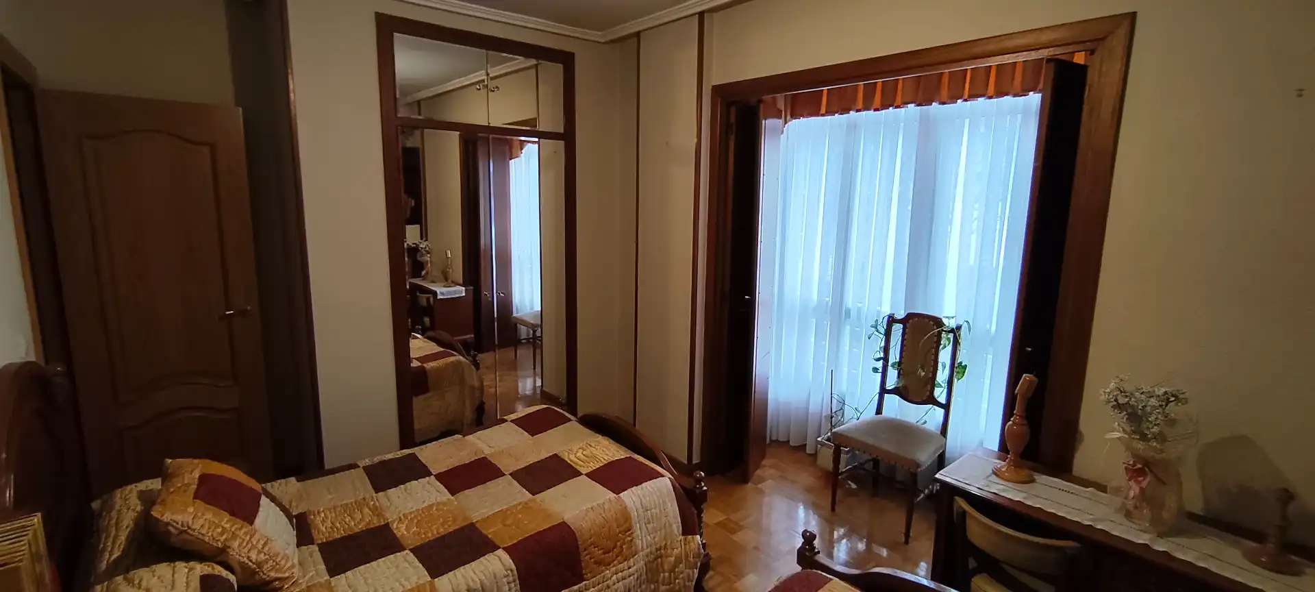 Habitación de Piso en venta en  Logroño con Calefacción, Parquet y Trastero