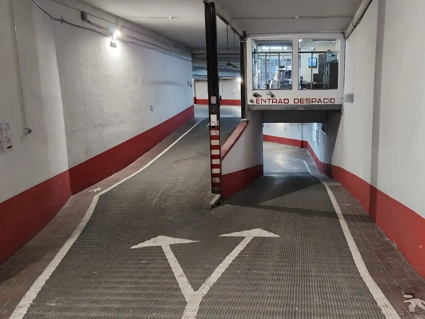 Einzelparkplatz zur Miete in Calle de la Ribera de Curtidores 15, imagen 2