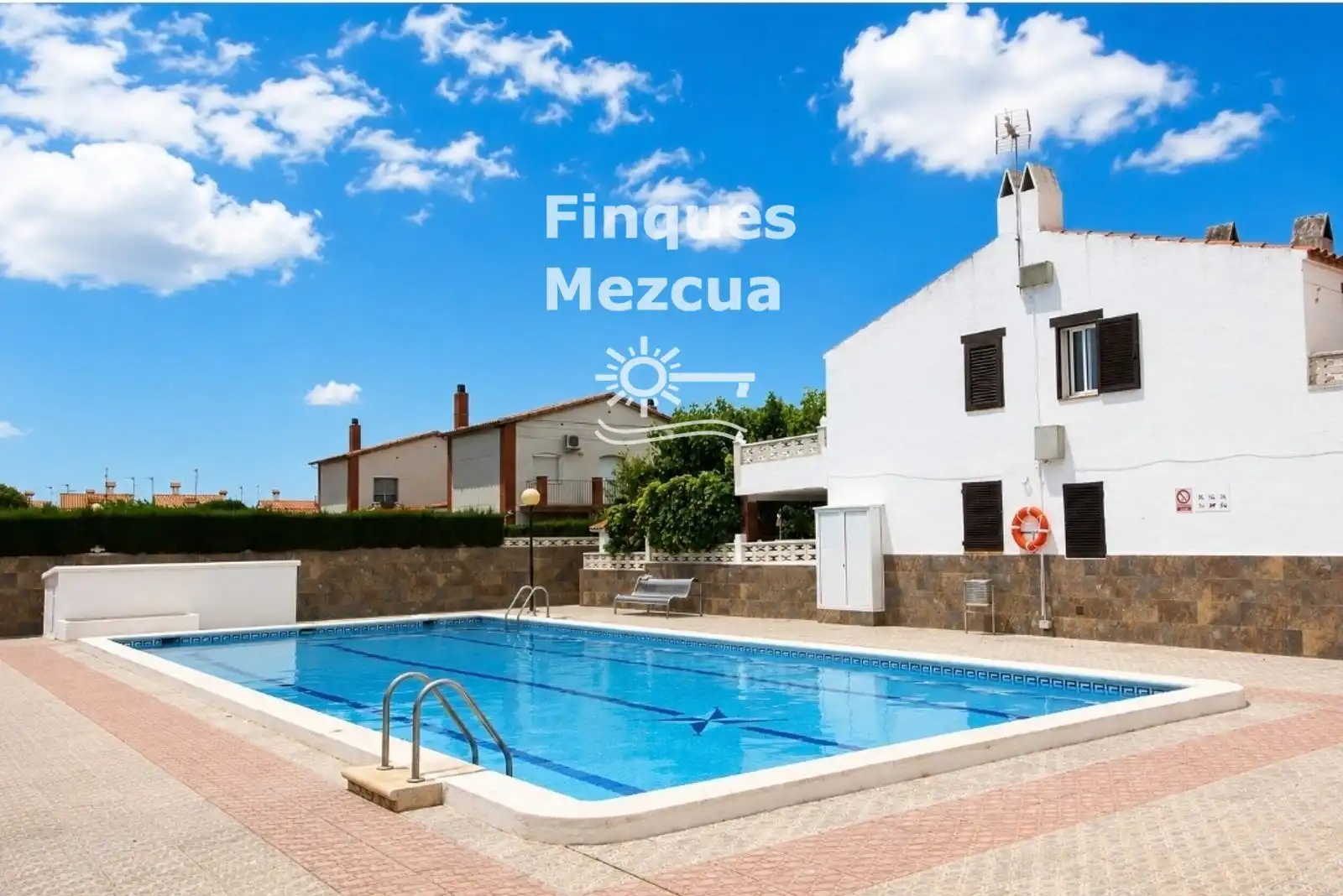 Pis amb piscina en venda a Cala Justell