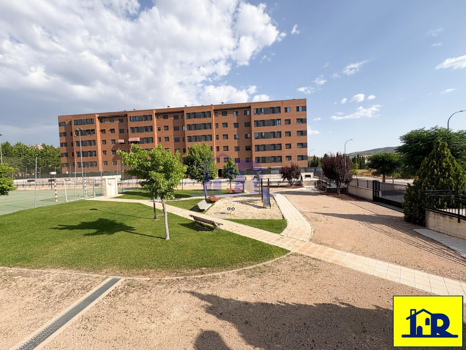 Vista exterior de Piso en venta en Cuenca Capital con Calefacción, Trastero y Amueblado